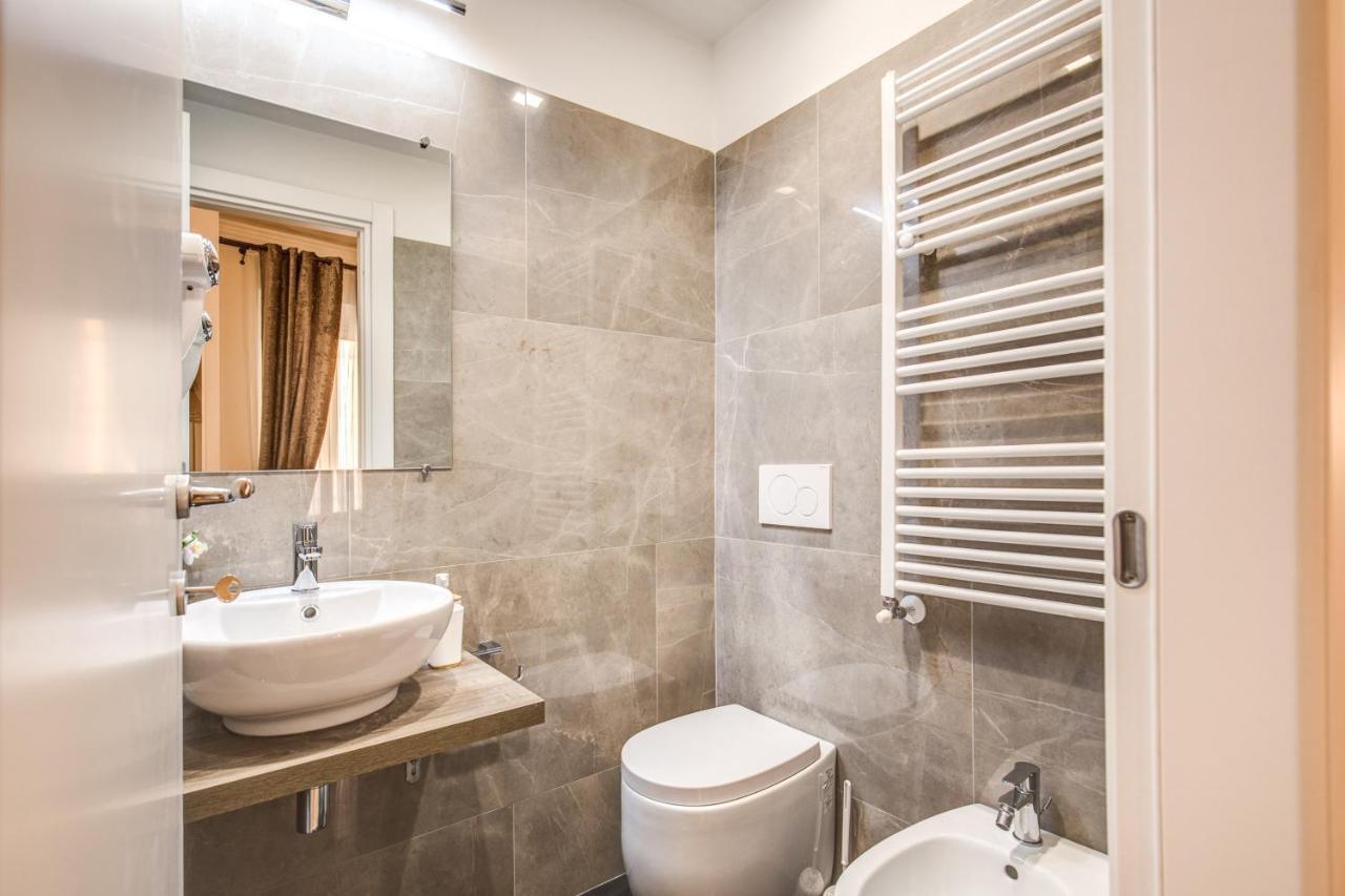River Luxury Suites โรม ภายนอก รูปภาพ